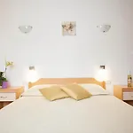 Guest house Galovic Brsec