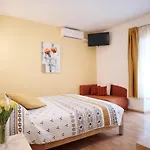 Guest house Galovic Brsec